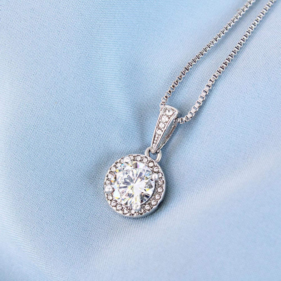 To My Beautiful Mom Necklace, You Give Me the Confidence That I Needed